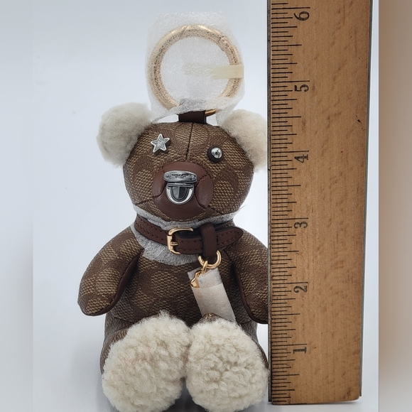 💥NWT💥 Coach Signature Bag Bear Charm Key Chain - Picture 7 of 7